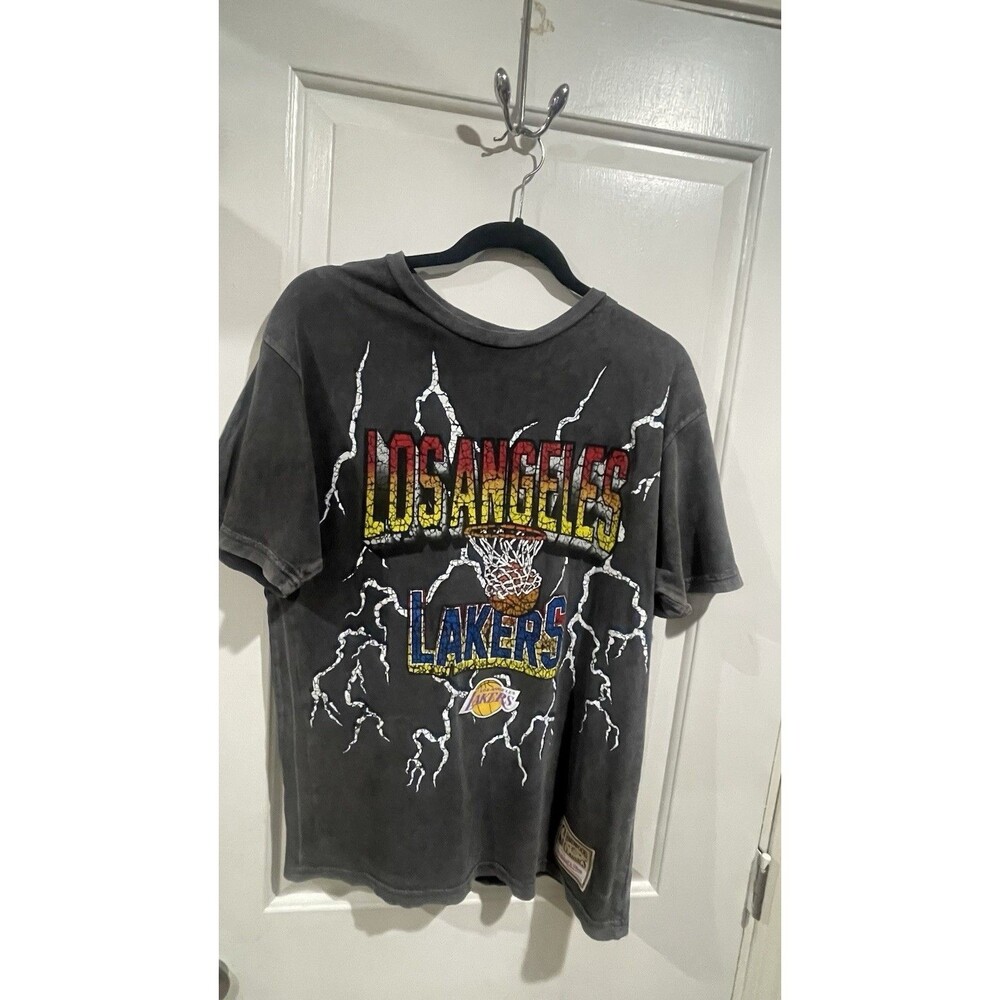 Los Angeles Lakers Shirt Men's Medium Black NBA Basketball Lightning Graphic